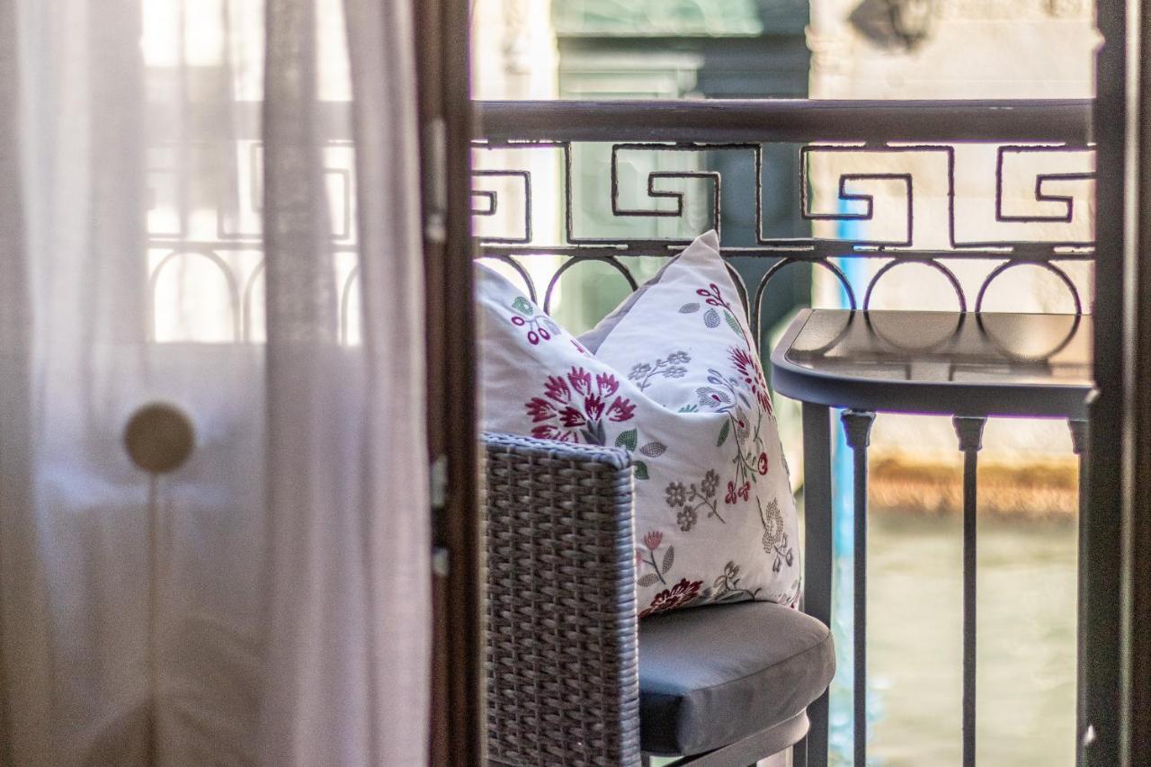 Italian Experience-Riva Degli Schiavoni Boutique Apartment Венеция Екстериор снимка